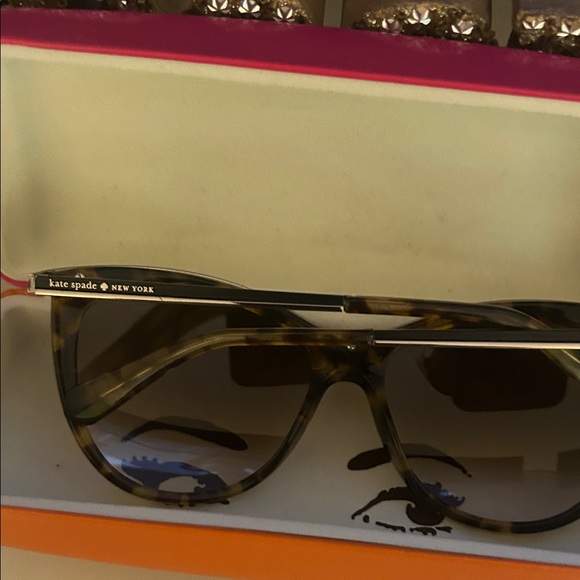 Kate Spade Black and Tortoise Sunglasses. Offers welcome - Picture 4 of 10